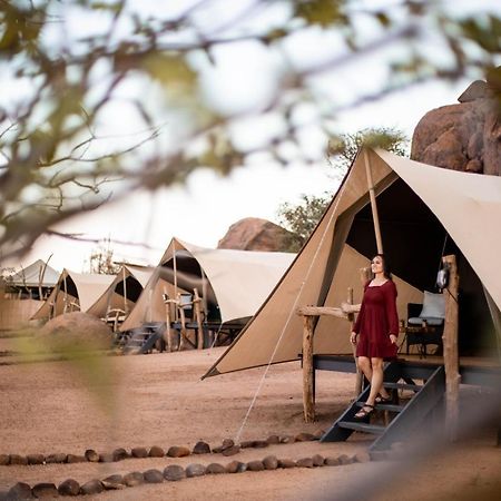 Twyfelfontein Adventure Camp Vila Khorixas Exterior foto