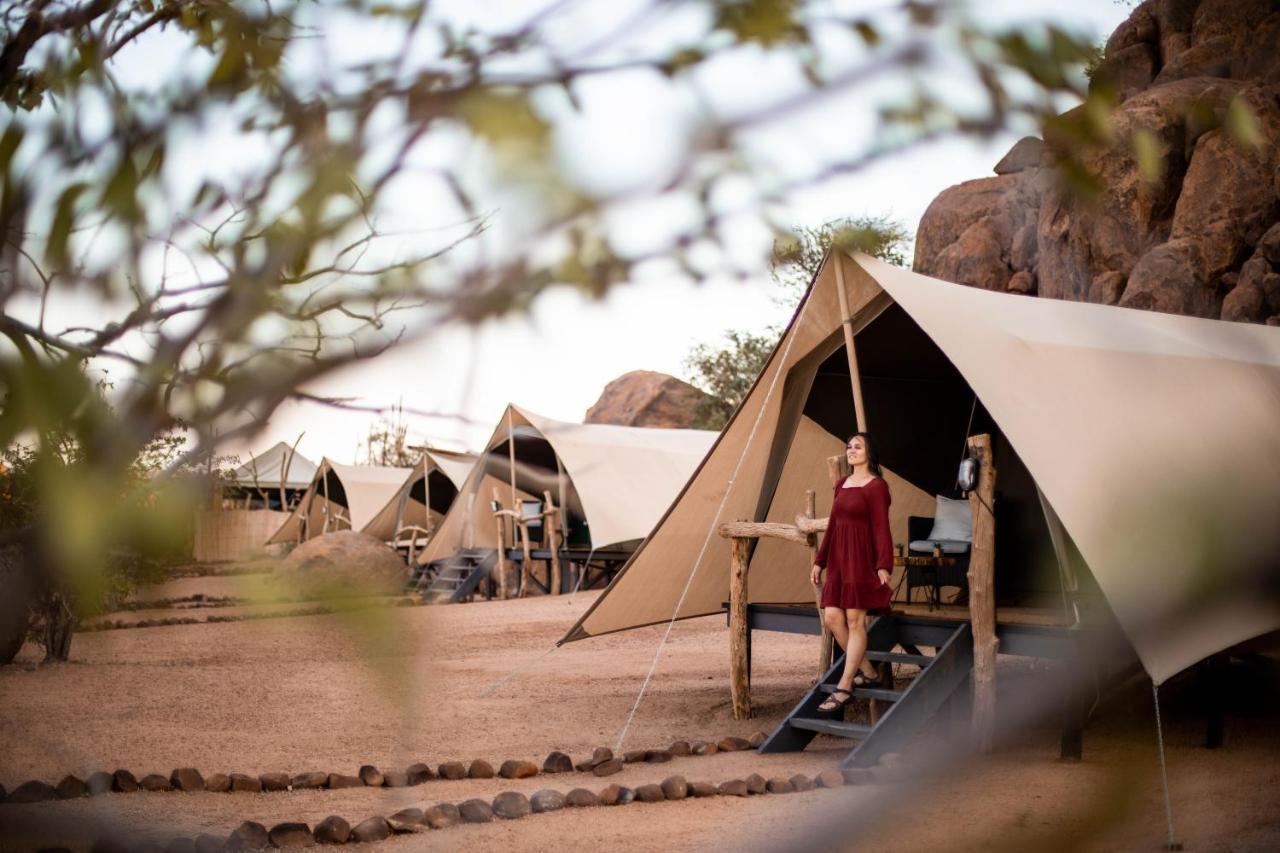 Twyfelfontein Adventure Camp Vila Khorixas Exterior foto